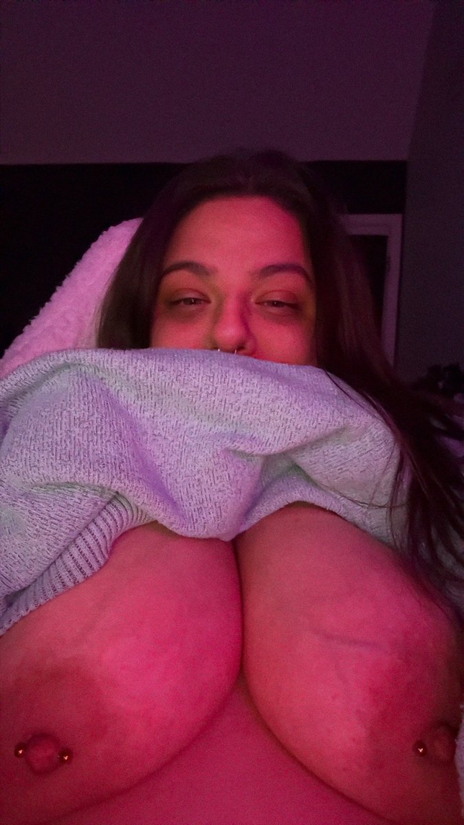 NicoleRoseVA's tweet photo. Because why the fuck not? 🙈💕

🎙️ New audio dropping soon
😈 A couple collabs in the works
📖 My book is almost finished
🎃 AND I’m doing 31 Days of Halloween — a new NSFW photo every day on here, Bluesky &amp; my Discord. (Discord gets the most)

October is about to be very busy🖤 https://t.co/4NrLFeucNL