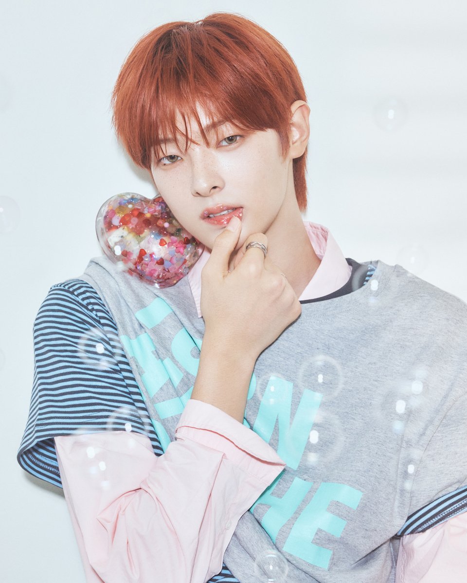 flareu_official's tweet photo. FLARE U 2nd Mini Album [ℒ𝒪𝒱ℰℋ𝒪𝒪𝒟]
Concept Photo "𝐁𝐎𝐘𝐇𝐎𝐎𝐃" 🫧

₊˚⊹ᰔ 2026. 10. 14. 6PM (KST) 

#FLAREU #플레어유 
#LOVEHOOD https://t.co/lap5rPH8Lb