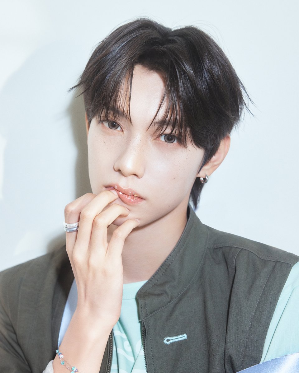 flareu_official's tweet photo. FLARE U 2nd Mini Album [ℒ𝒪𝒱ℰℋ𝒪𝒪𝒟]
Concept Photo "𝐁𝐎𝐘𝐇𝐎𝐎𝐃" 🫧

₊˚⊹ᰔ 2026. 10. 14. 6PM (KST) 

#FLAREU #플레어유 
#LOVEHOOD https://t.co/lap5rPH8Lb