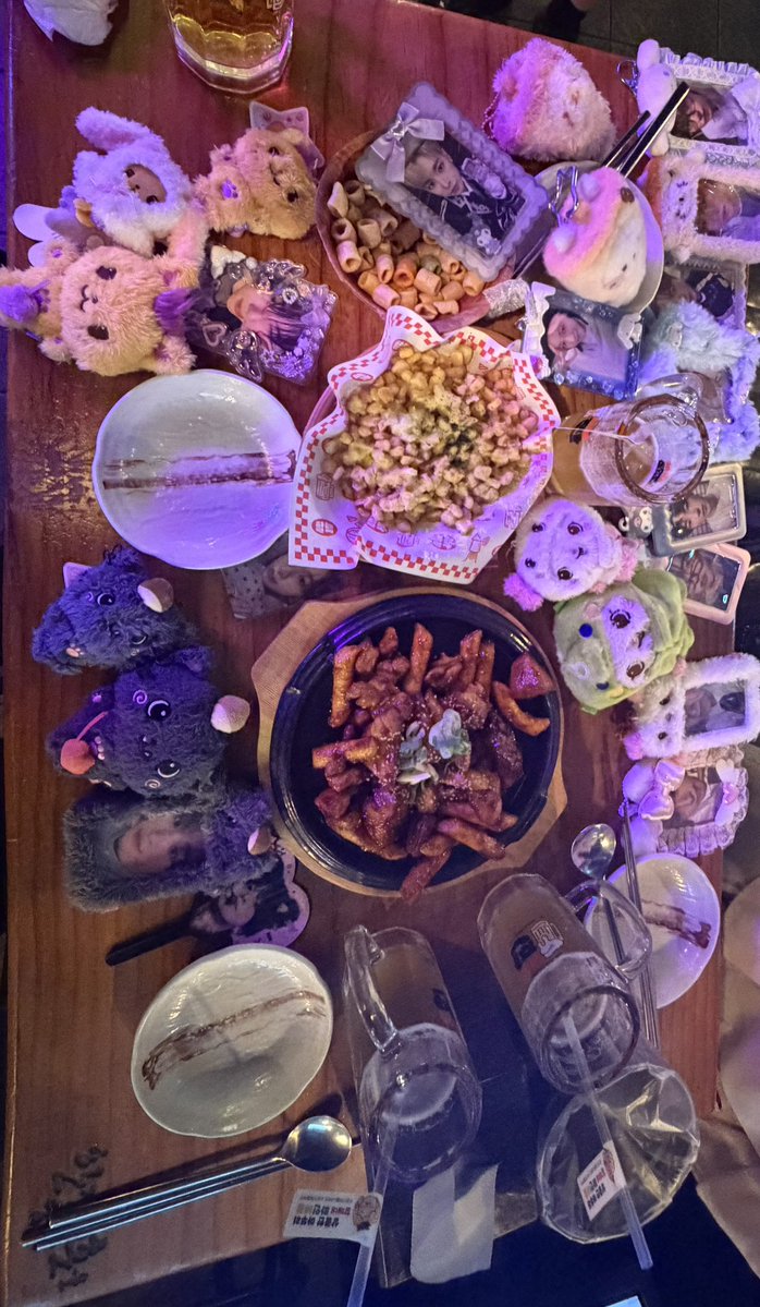 kuningriku's tweet photo. 1차 야장 삼겹살 2차 할머니집 왓떠료~ https://t.co/lmKgv9EybU