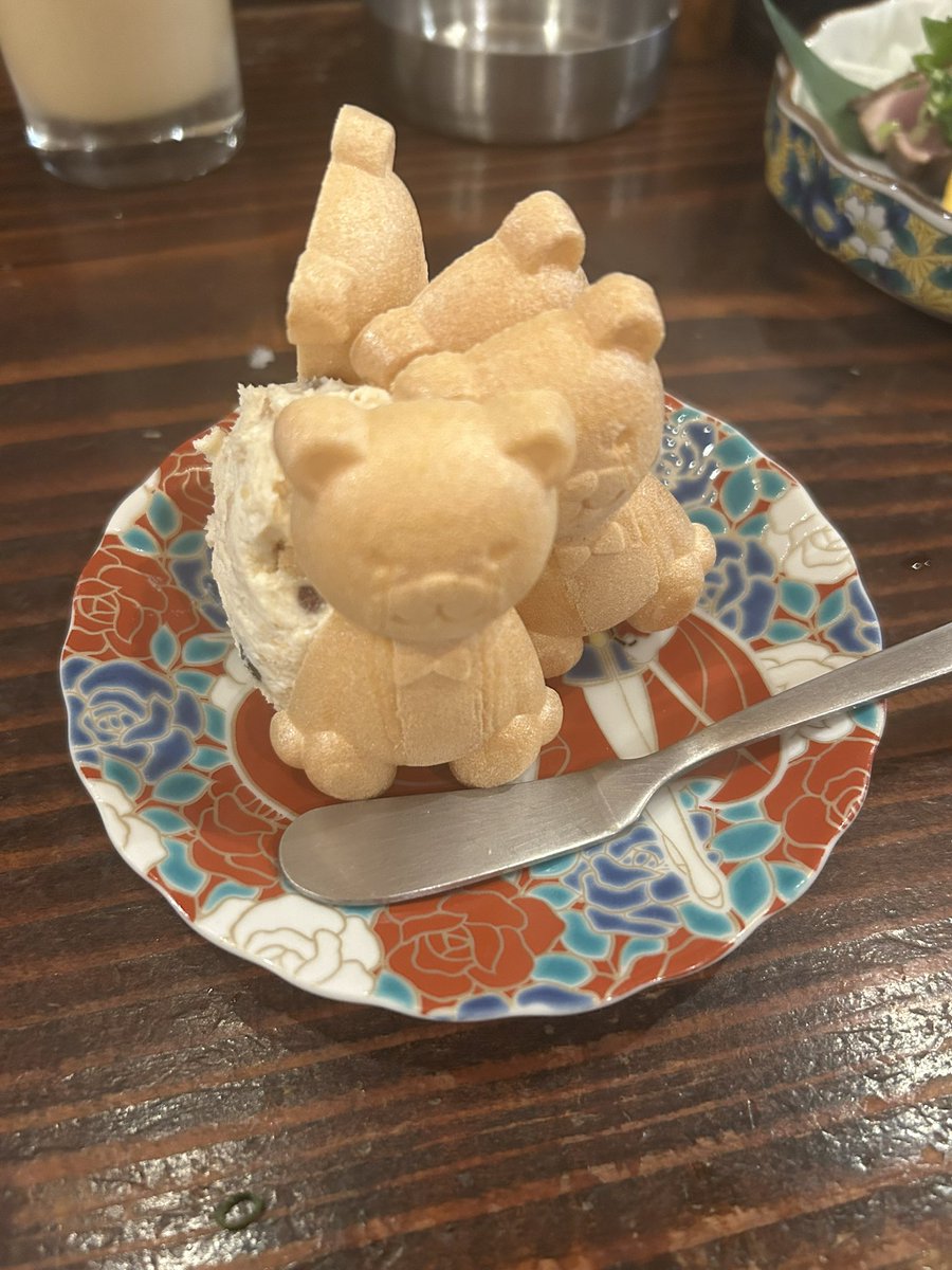 noi84670's tweet photo. 今日少し飲みに行ったところのちんすこうと甘納豆のクリームチーズが死ぬほど美味かった https://t.co/RHgN3wUork