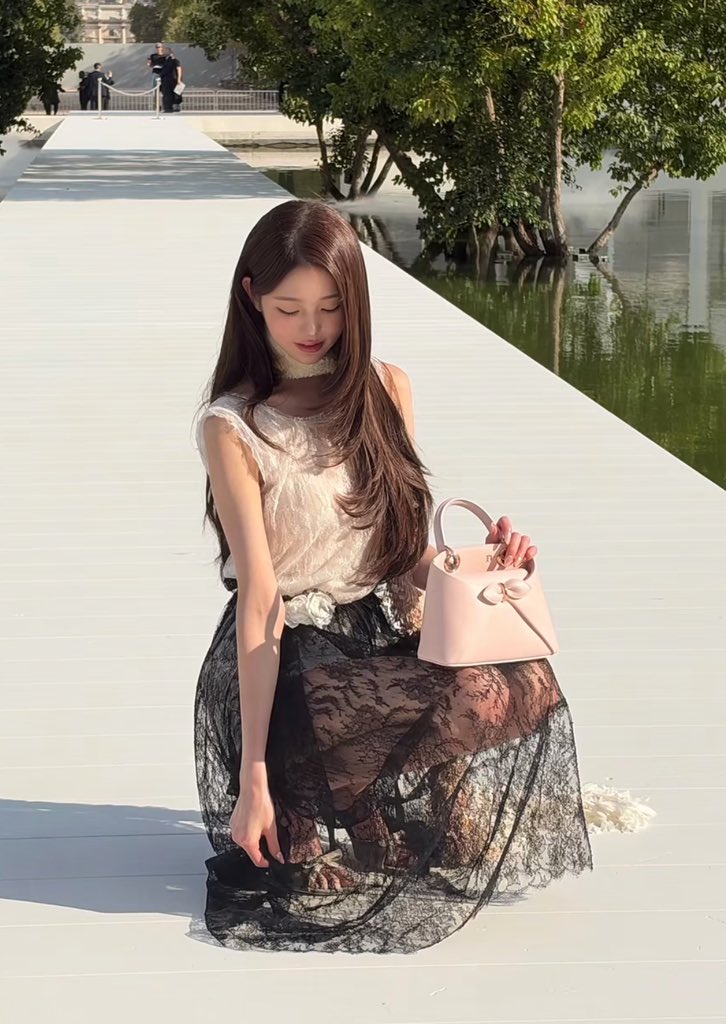 JingX_108's tweet photo. Wonyoung in Dior

WONYOUNG IN DIOR
#WonyoungDiorSummer27
#JANGWONYOUNG
#WONYOUNG
#DiorSummer27 @Dior https://t.co/IZ7jKofFlG