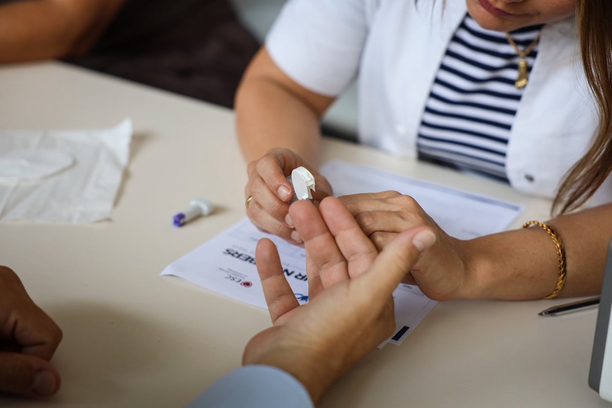 tzitzikostas's tweet photo. Prevention starts by knowing your numbers. 🩺🇪🇺❤️

From 28 September to 4 October, the European Screening Week is bringing prevention to the heart of the EU, encouraging people across Europe to check key health indicators and take action to protect their health.

Free health checks are available from Monday to Friday during working hours.

Congratulations to my dear colleague, Commissioner @OliverVarhelyi, for this great initiative!

👉 More information: https://t.co/hBLDq2yav3

#KnowYourNumbers #EUScreeningWeek