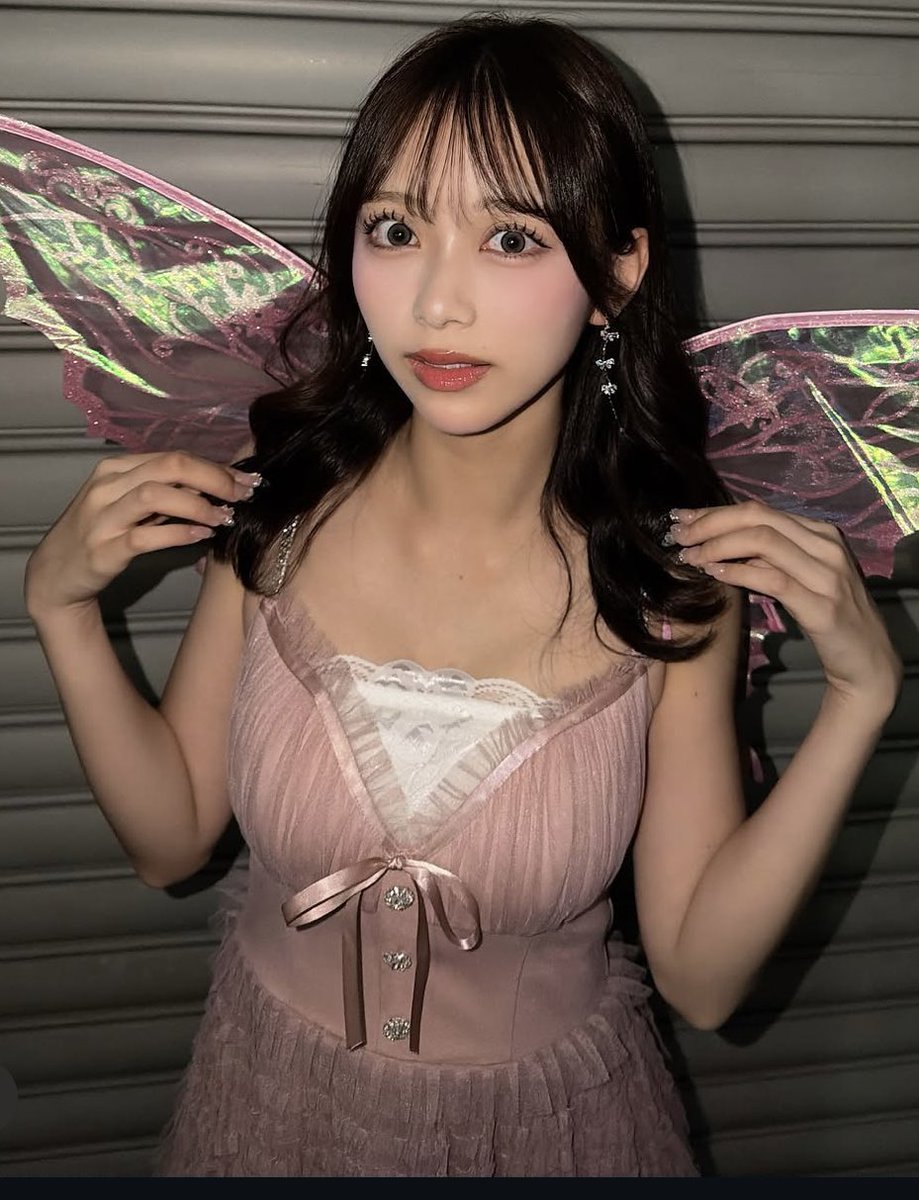 z3ma8x's tweet photo. 本当に顔が強すぎる
クソ顔マンで脚もエロいのえぐい
しかも乳もデカそうなのやばい
顔にかけたい　ただそれだけ　顔見ただけで芯入る　それがさら　
リアル連れオナしてぶっかけたい
さら好きな人dmまで
#今日好き　#オナペ　#ぶっかけ　#連れオナ　#リアル連れオナ https://t.co/Bsp0I5GY3d