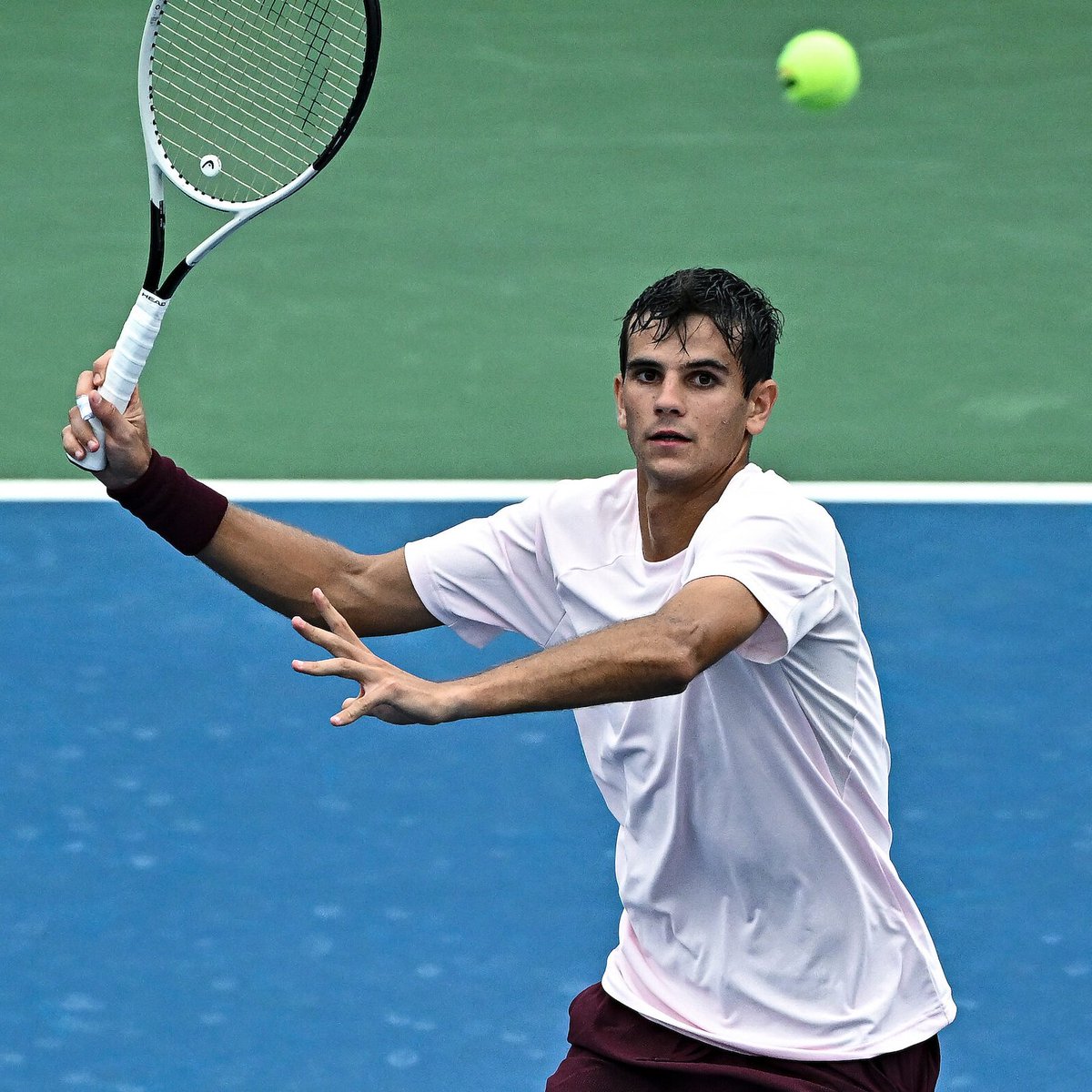RFETenis's tweet photo. 𝑭𝒓𝒆𝒏𝒂𝒛𝒐 𝒆𝒏 𝒔𝒆𝒄𝒐... 🫷  

Rafa Jódar [4] se despide del #ATP 500 de Tokio a las primeras de cambio ante Adolfo Vallejo 6-1 6-3  

Álex Davidovich también dice adiós contra Matteo Berrettini 1-6 7-6(1) 6-4 #KinoshitaJOTennis 

📸 (Archivo) @RFETenis y @ChengduOpen https://t.co/1Gtvt52GTQ
