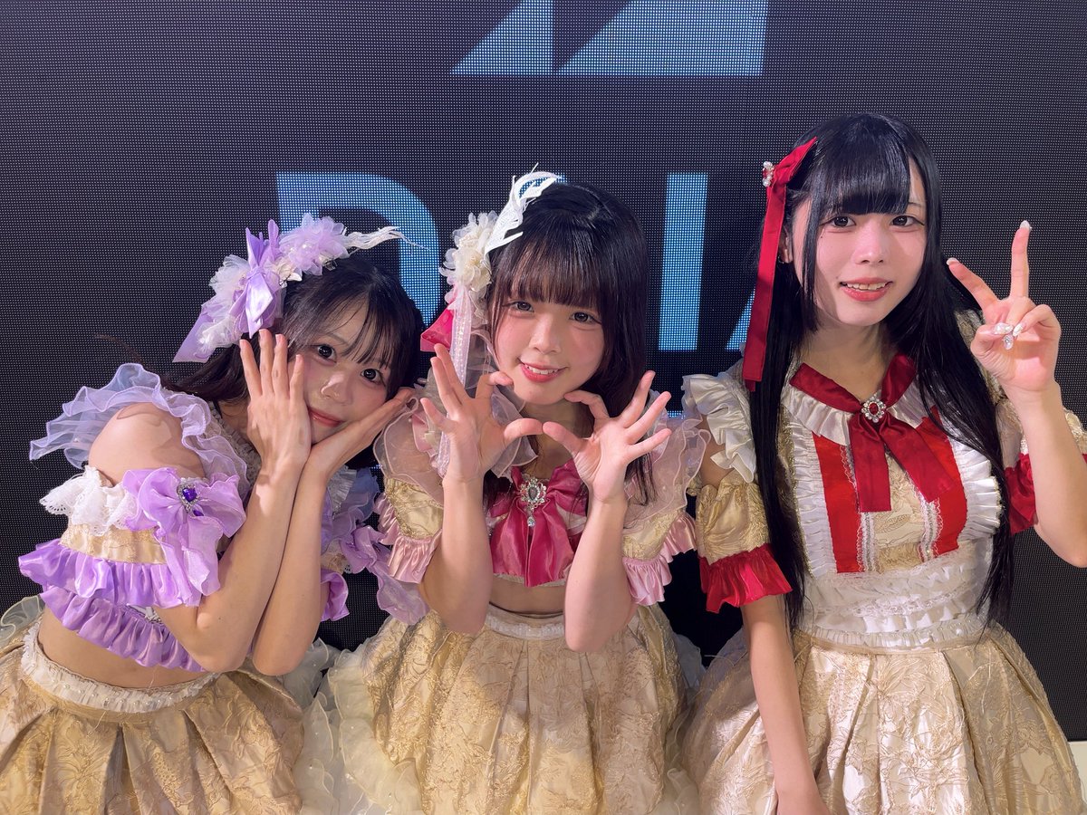 koromo_info's tweet photo. 【コロモライブ情報🐏】

10/3  🔥10月最初のライブ🔥

🎫  https://t.co/nCx2LIFHQm
・前方￥1,800(瑞光公園、MJハウス共通)
・一般￥0

📍瑞光公園
🎤11:05〜11:25
📷11:35〜12:35
🎁前方の方は特典券➕
じゃんけんあいこで写メ1枚無料or勝ったら2枚無料

📍MJハウス
🎤14:55〜15:20
📷15:30〜16:30
🎁1本目と同内容

回し特典♻️10月意気込み動画(全力で)

※当日は近隣のカフェにてカフェイベント実施予定です