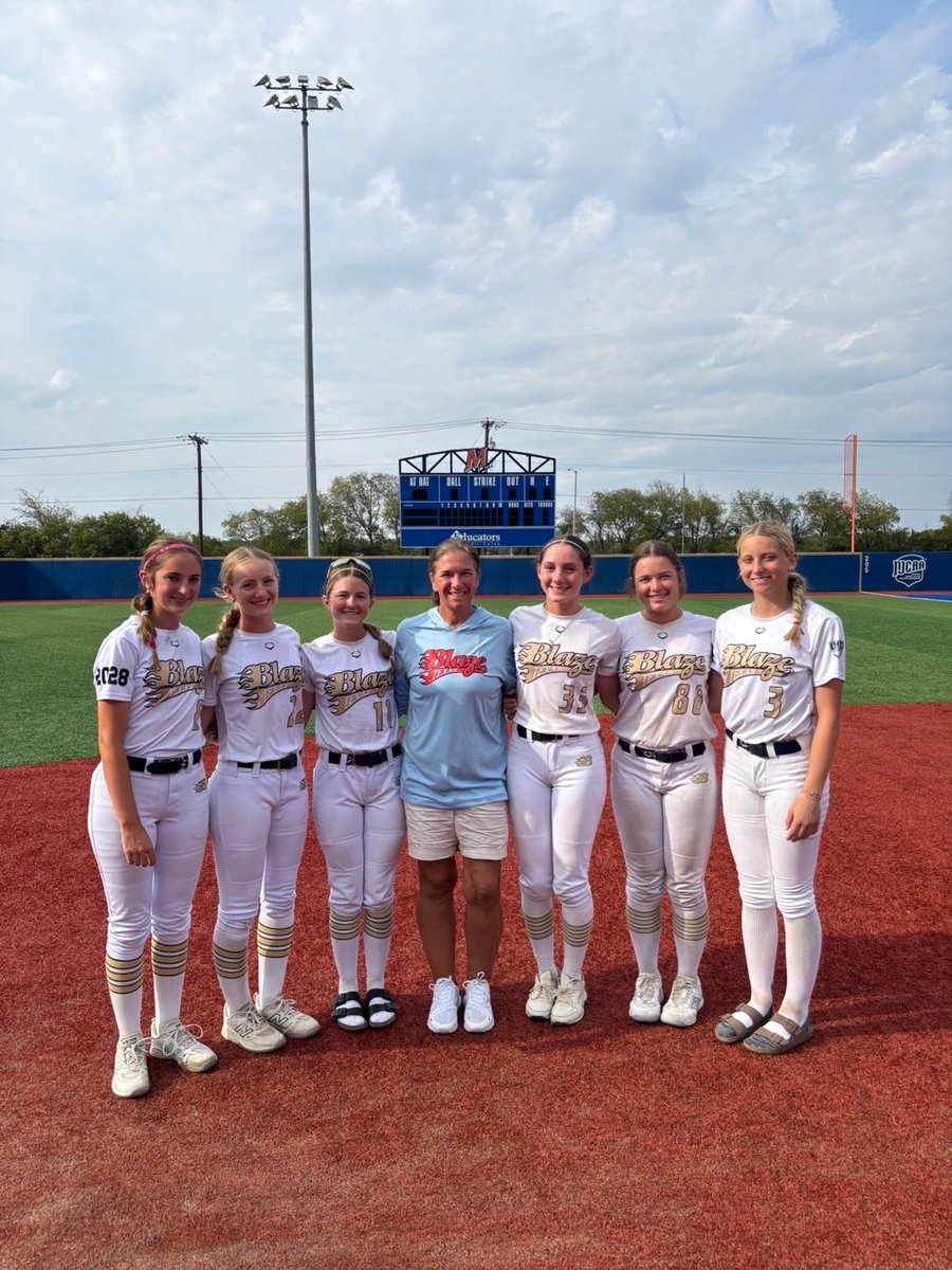 Aubreyk2029's tweet photo. Thank you @McLennan_SB for a great camp this past Sunday! Thank you @CoachBerry33 and @CoachJ_22 for all the feedback!

We got to scrimmage after camp and put that feedback to good use. Loved getting more reps and competing! 

@TXBlz16uGoldFut @MrHawkins11 https://t.co/FtspFm1ftf