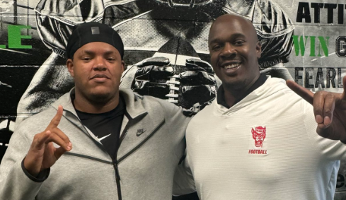 sixstarfootball's tweet photo. Georgia Defensive Linemen Making Noise in the Latest Update, check out these names

📈GA defensive front focus, a closer look at talented names🔥

STORY➡️https://t.co/TOkfXQzGdP

@MylikBenoit18 @nasirbraxton1 @KingstonB_DTDE @KennanBurtch @Toryclark52 @austincook2027 @OldSkool_JD @ChaseFosterII13 @Hayden87Grant @EJ_Griffith @TyJolly9 @BajaniJones99 @flourish_odin @Jayden_Ok28 @Zah_Muhammad6 @DarionNewton @CharliePea2121 @kylen_pope @Joshgot_rich @ShavareanStokes @oshawn_walker @TatumWhite71035