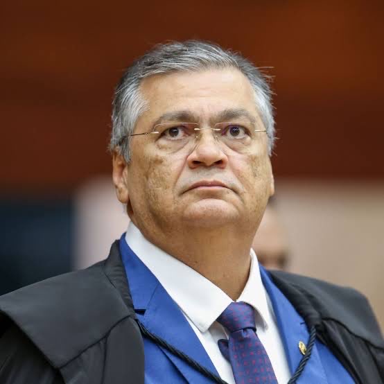 Delateinews's tweet photo. ⚠️URGENTE: Ministros do STF veem chance de Flávio Dino afastar Kassio Nunes Marques e André Mendonça de relatorias de ações sobre propaganda eleitoral no TSE em meio à crise entre as cortes, diz Folha de S.Paulo https://t.co/gx3bH98FyB