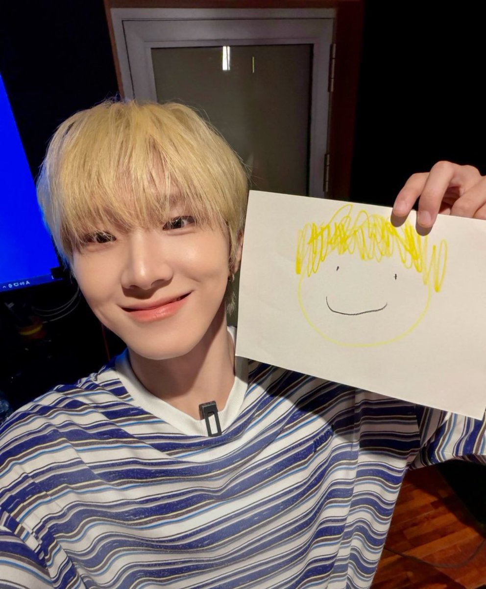 rzxsn_'s tweet photo. 개~~~~~~쳐!!!!!!!웃겨ㅋㅋㅋㅋㅋㅋㅋㅋㅋㅋㅋㅋㅋㅋㅋㅋㅋㅋㅋㅋㅋㅋㅋㅋㅋ둘이다를게뭐임 https://t.co/JlUkGuw7DR