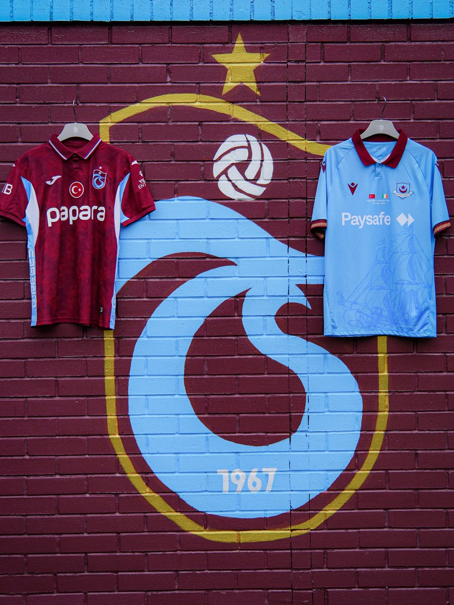 Trabzonspor's tweet photo. Two cities, two teams, same colours ❤️💙 https://t.co/5WReBC2wiE
