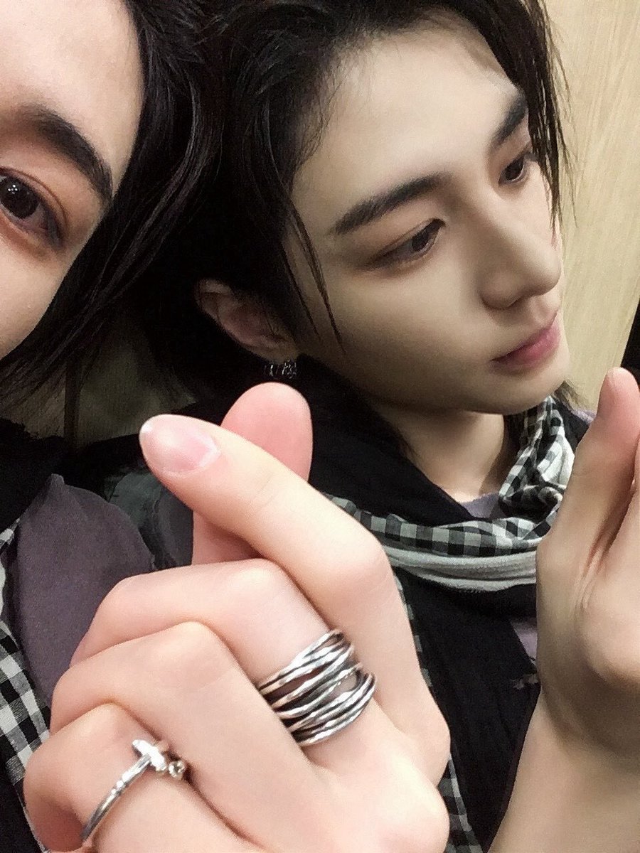 freewlove's tweet photo. 261001 wv dm #이한 https://t.co/HDylM3564K