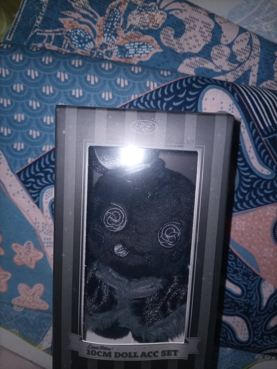 fayevoid's tweet photo. #rsell doll fame yongdoll acc set 230k aja inc all
- good condi
- free 1 pc eunseok 
- split pay co via oren https://t.co/okHgh6Tv3s