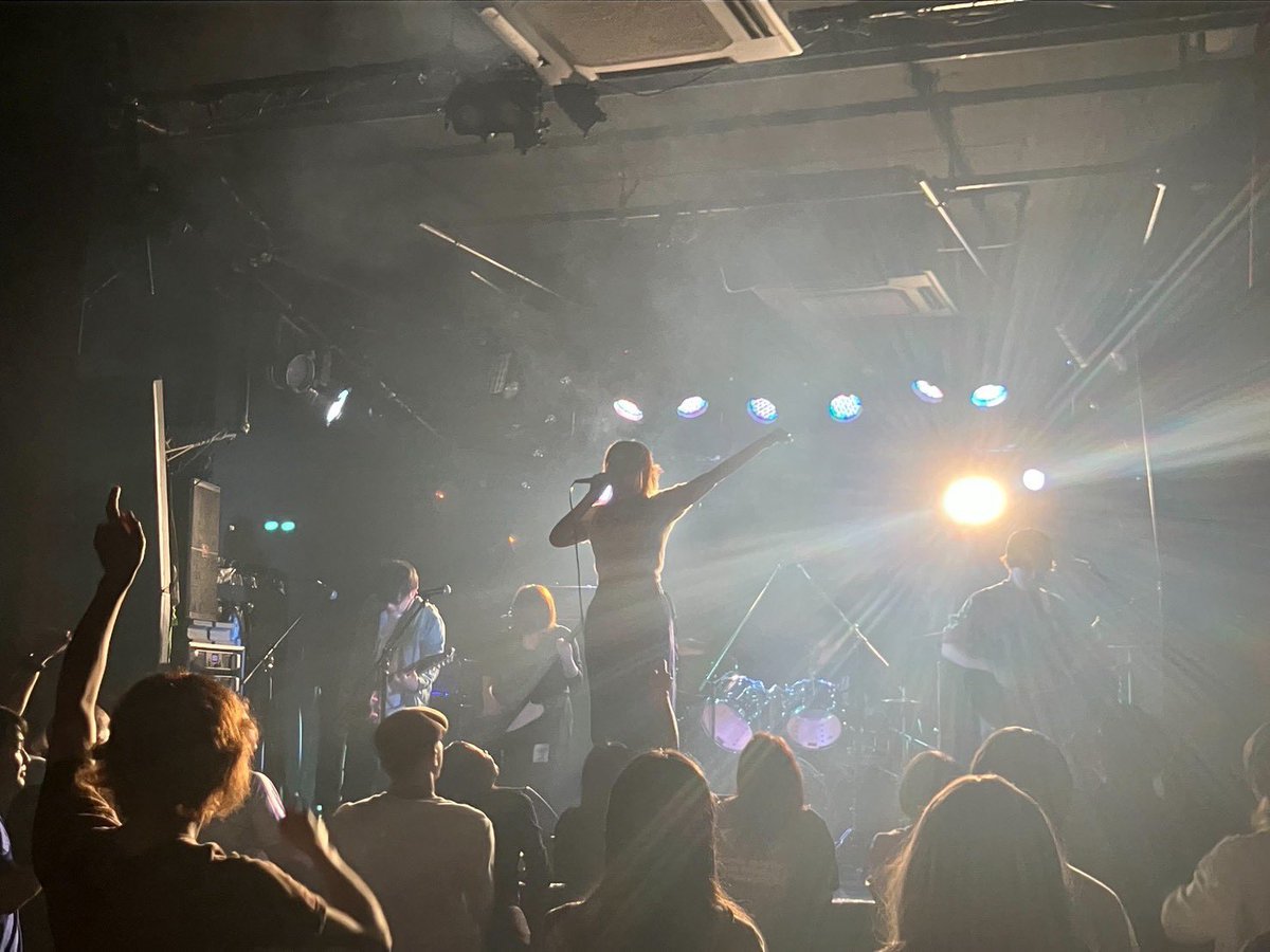 fatdogfatdog's tweet photo. 9月の4本のライブ、無事に終了しました！
全部違うバンドだったので大変だったけど楽しかった！
１つでも観てくれた方いたらありがとうございます🙇‍♂️

9/13 俺ファミ
9/22 ファイヤー☆ガンズ
9/26 Immortal deer
9/30 CARNATION CRIME https://t.co/KG5XYm1wBF