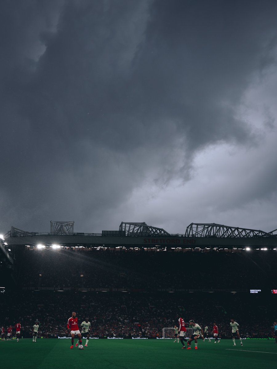 ManUtd's tweet photo. 🔙🔜 https://t.co/2b6TTKRFLo