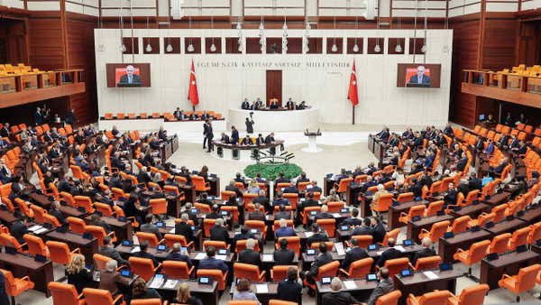 osmkya06's tweet photo. TBMM Başkanımız Sayın Numan KURTULMUŞ’un nazik davetleri üzerine, Türkiye Büyük Millet Meclisi’nin 28. Dönem 5. Yasama Yılı açılışına katılım sağladım.

Milletimizin iradesinin tecelligâhı olan Gazi Meclisimizin yeni yasama yılının ülkemiz ve milletimiz için hayırlara vesile olmasını temenni ediyorum.

Yeni yasama döneminde gerçekleştirecekleri çalışmalar ve alacakları kararlar dolayısıyla tüm milletvekillerimize kolaylıklar ve başarılar diliyorum.

TBMM Başkanımız Sayın Numan KURTULMUŞ’a nazik davetleri için teşekkür ediyorum.