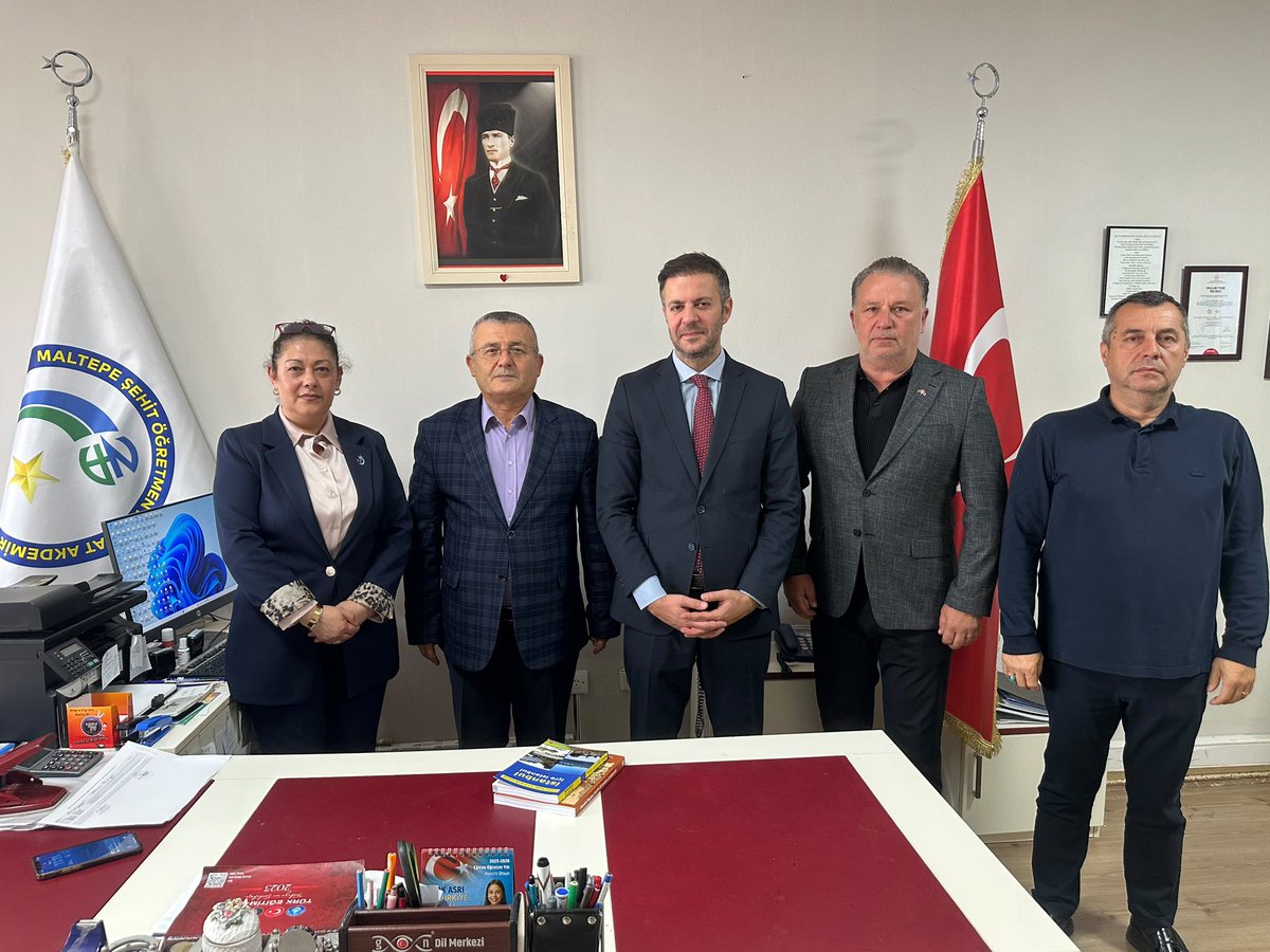 mhp_maltepe's tweet photo. Milliyetçi Hareket Partisi Maltepe İlçe Başkanlığı olarak, İlçe Sekreterimiz Sn. Enes Ak ve İlçe Yöneticilerimiz ile birlikte İstanbul-Maltepe Şehit Öğretmen Nevzat Akdemir İlkokulu’nu ziyaret ederek Okul Müdürü Sn.İbrahim Ekşi ve kıymetli öğretmenlerimizle bir araya geldik.

Eğitim-öğretim faaliyetleri hakkında istişarelerde bulunarak, okulumuzun ihtiyaç ve çalışmaları hakkında değerlendirmelerde bulunduk.

Nazik ev sahiplikleri ve samimi karşılamaları dolayısıyla okul müdürüne ve öğretmenlerimize teşekkür ediyor, eğitim camiamıza çalışmalarında başarılar diliyoruz.