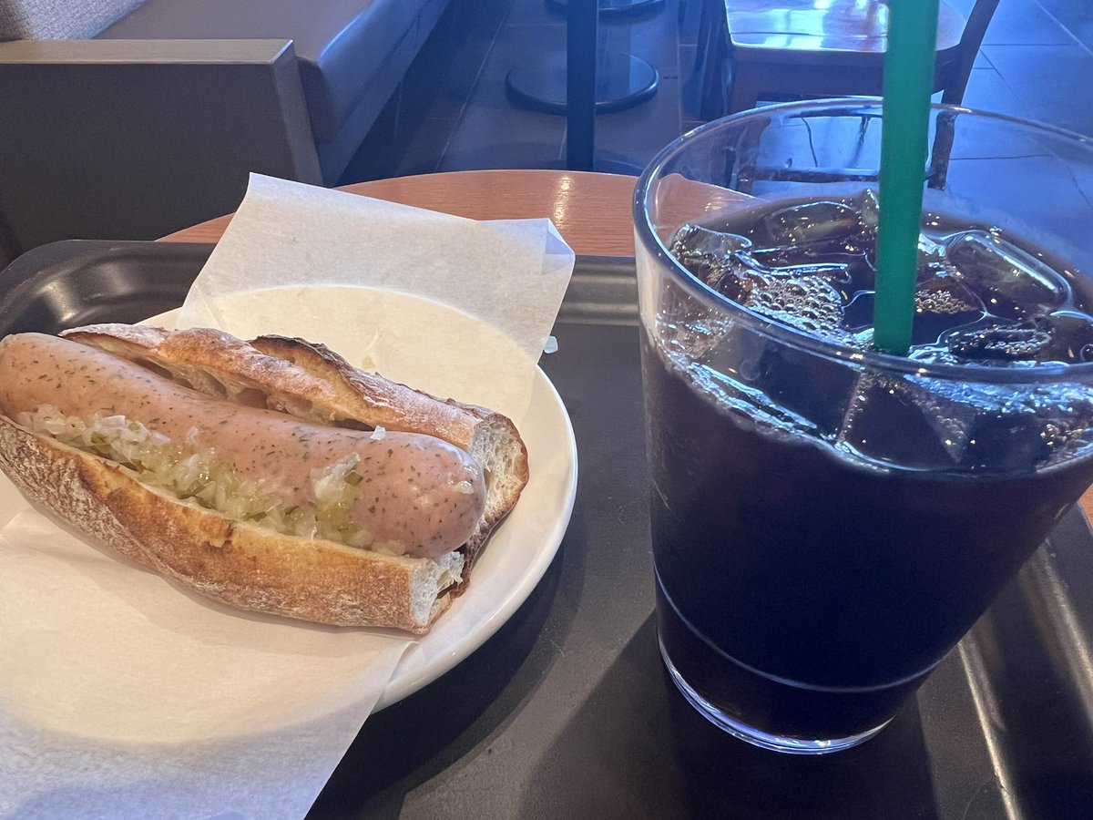 night555_2's tweet photo. スタバの新��ニュー☕️
ハーブソーセージのバケットサンド🥖🌿✨
美味しすぎたので、リピート決定‼️ https://t.co/ASOREOHYQ5