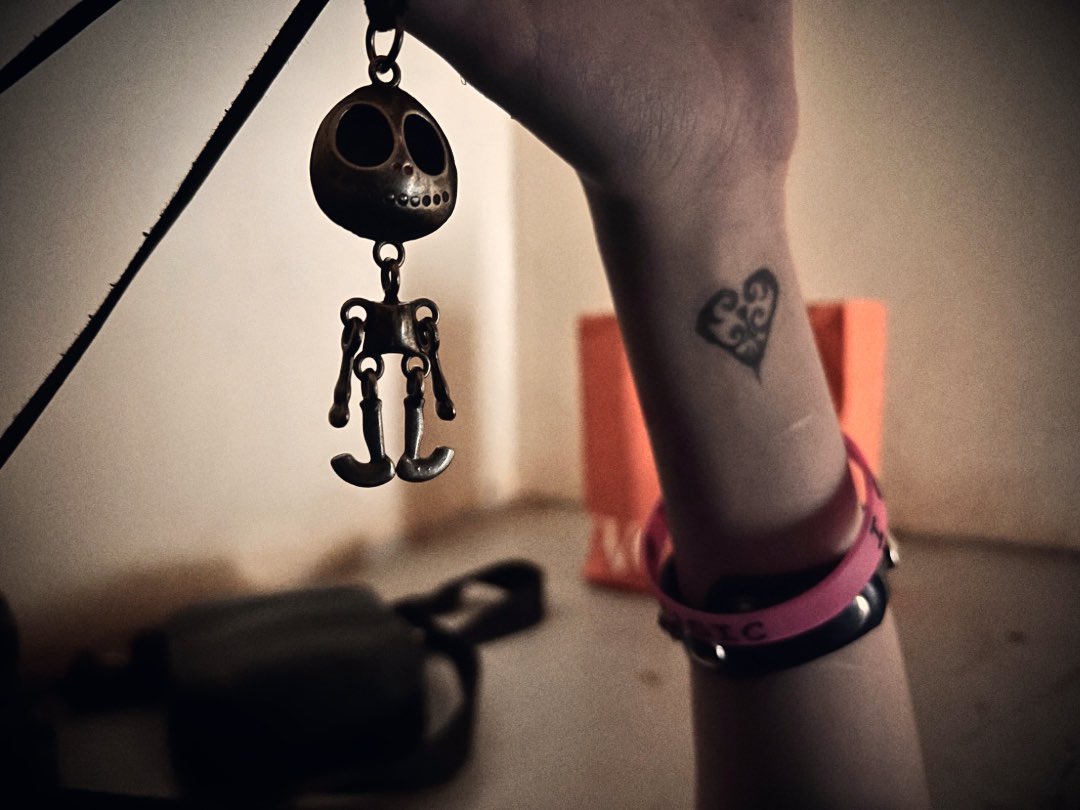 BlackViperKeep's tweet photo. They say that love is forever
༒︎ ︎Your forever is all that I need ༒︎ https://t.co/V96jONjGc6