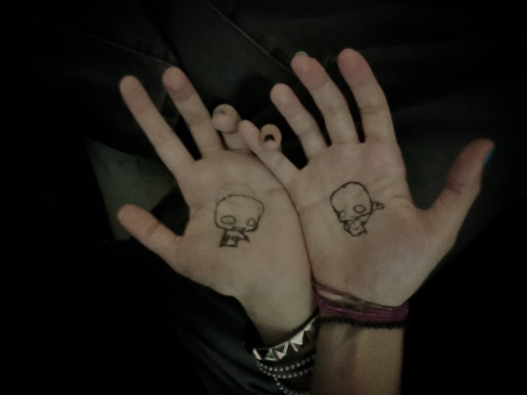 BlackViperKeep's tweet photo. They say that love is forever
༒︎ ︎Your forever is all that I need ༒︎ https://t.co/V96jONjGc6