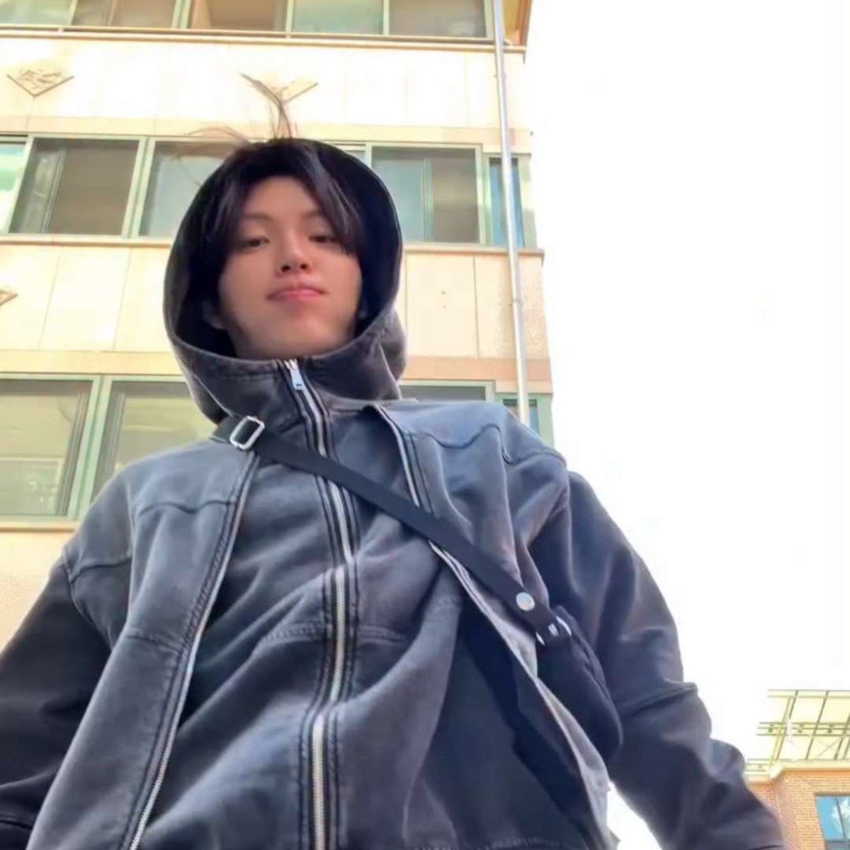 dkbzzang's tweet photo. ㅁㅊ 머리 귀여워 풍뎅이같아 (의태형❌️) https://t.co/SU292ti6PD