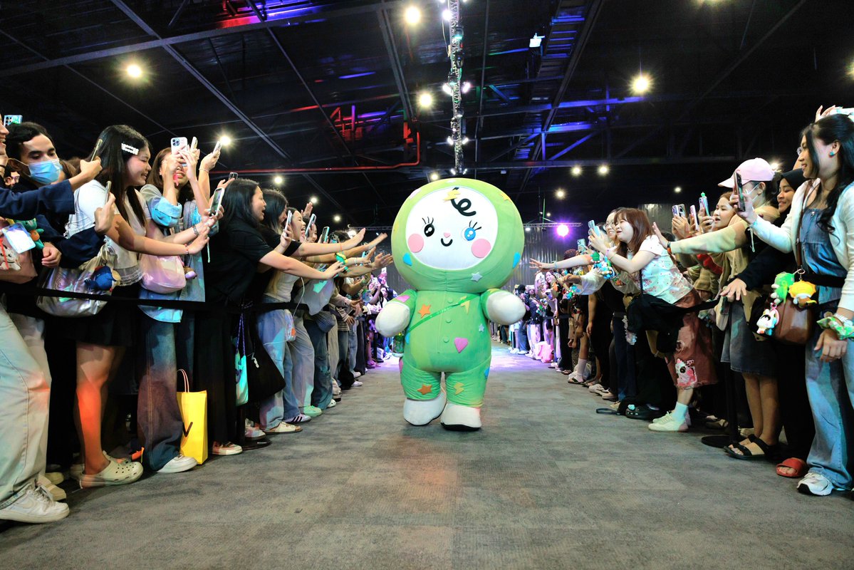 BABII_GMMTV's tweet photo. ขอบบบคุนนหลายหลาย ที่อ้ายยยตาถึงง พี่ยายหมานๆ มาเจอกันอิกน้าคับโผ้มมมม อยากเจอพี่ยายทู้กกกวันเยยย

 #GMMTVFANIVAL2026HappyFamily #BABII https://t.co/07yWhAN041