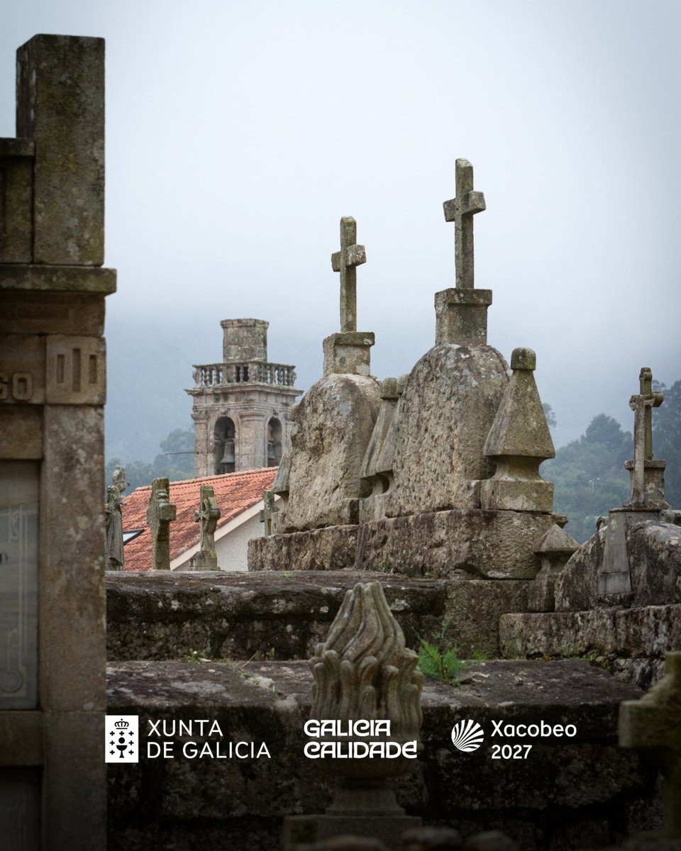 Turgalicia's tweet photo. 🕯️ En Galicia, os cemiterios tamén contan historias. Entre ruínas, esculturas, panteóns e paisaxes fronte ao mar, os nosos camposantos gardan séculos de memoria e patrimonio.

🕯️ En Galicia, los cementerios también cuentan historias. Entre ruinas, esculturas, panteones y paisajes frente al mar, nuestros camposantos guardan siglos de memoria y patrimonio.

🕯️ In Galicia, cemeteries tell stories too. Among ruins, sculptures, mausoleums and landscapes overlooking the sea, our burial grounds preserve centuries of memory and heritage.

#Galicia #GaliciaCalidade #Xacobeo2027