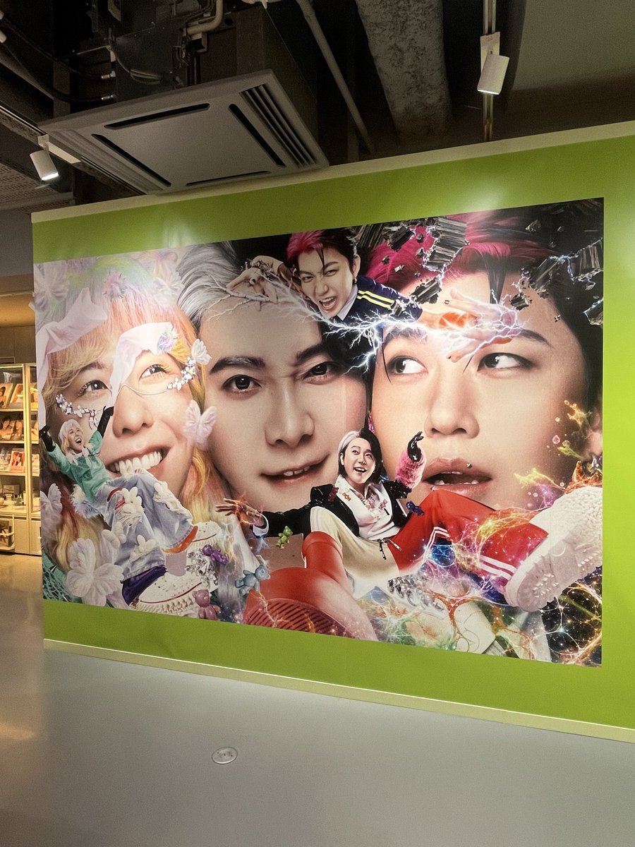 a_88gx's tweet photo. 渋谷はPOPSだらけ🍏
もう本当幸せな空間でした〜
ミセスやっぱりすごいね！
#MrsGREENAPPLE
#pops
#ミセスPOPS https://t.co/bN223ylcYg