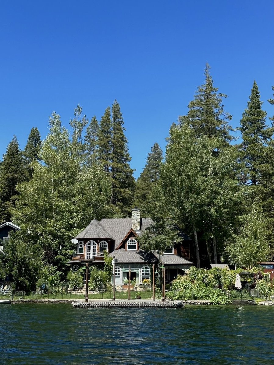 echoesofworld's tweet photo. Lake Tahoe, California https://t.co/UEMd7TnZbG