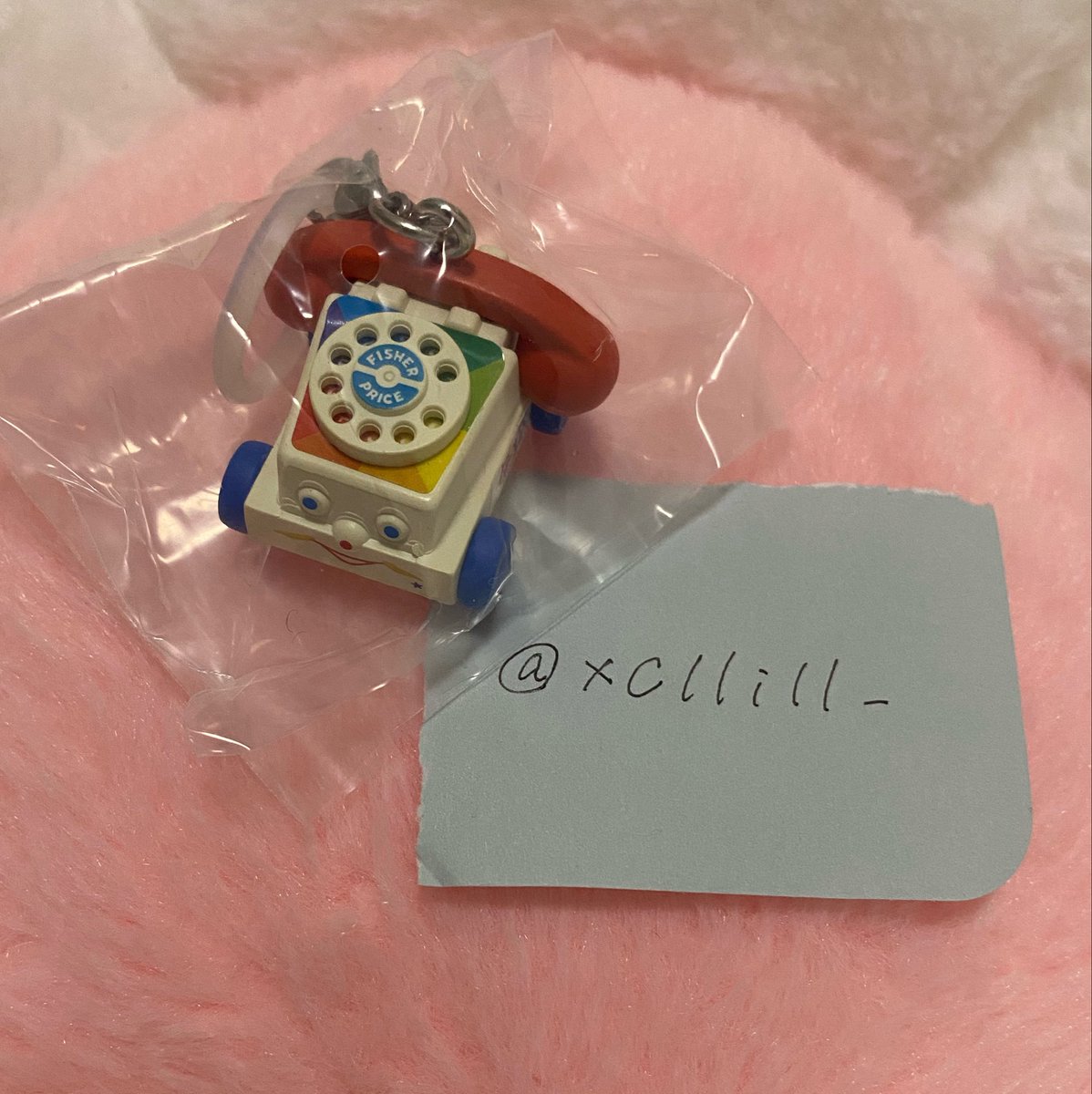 xcllill_'s tweet photo. @613andydavis 初めまして、こんばんは🙇🏻‍♀️
検索よりお声掛け失礼致します。
当方、チャターフォン（クラシック）を所持しております。
チャターフォン（クラシック）⇔バイリンガル・ゲームコントローラーとの郵送での交換は可能でしょうか？
ご検討の程よろしくお願い致します🍒◎ https://t.co/IRmi8d93nv