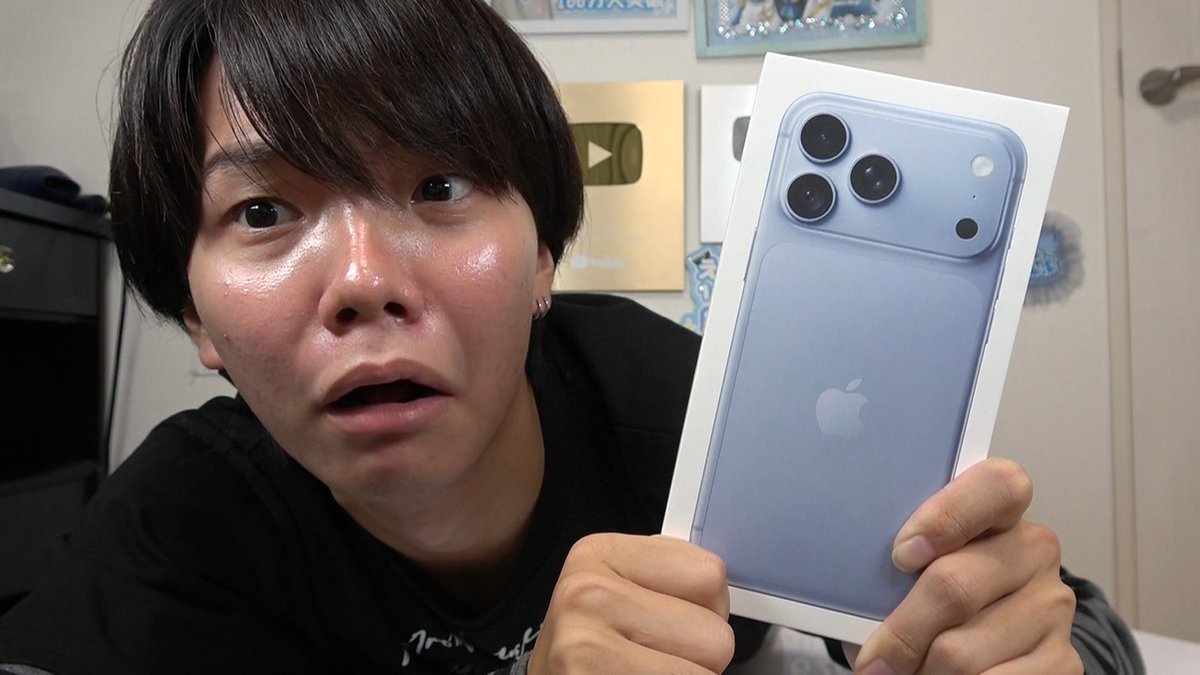 ERUN1NYO's tweet photo. 動画あがりました🕶🐟
さぁ、今年はいくらだと思いますか？

iPhone18を買ってしまった大学生 https://t.co/cQHghR4bIQ https://t.co/no3wq5EiUx