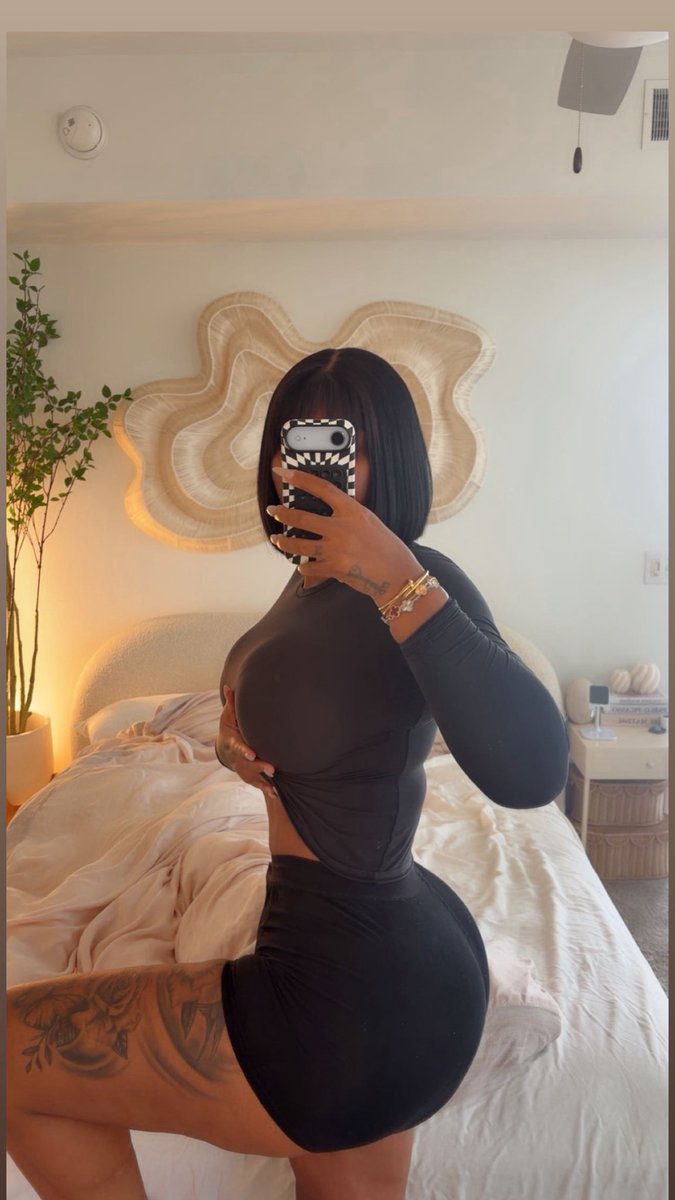 mssandrabenede's tweet photo. Tell me wetin you like? 😜 https://t.co/ULzPXxqxjz