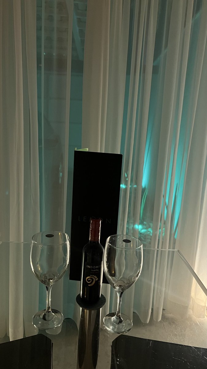 HeteroPuto20's tweet photo. Um vinho, um quarto de motel! E um cuzinho de um casado sedento por pica! O cliente escolheu o melhor motel de Recife para eu fuder o cu dele gostoso. https://t.co/xQ2L8p86EE