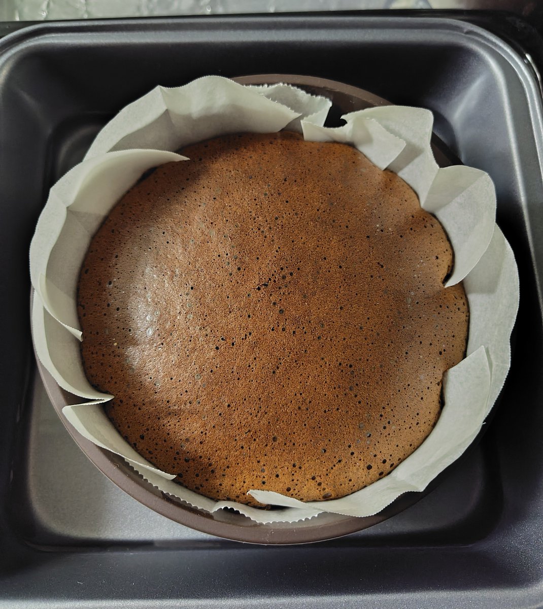 chocolatcorone's tweet photo. 最近湯煎焼きした方が割れずに焼けるという事をやっと学んだわたしです(  ｰ̀֊ｰ́ )(遅すぎるわ) https://t.co/qdafqEc7my