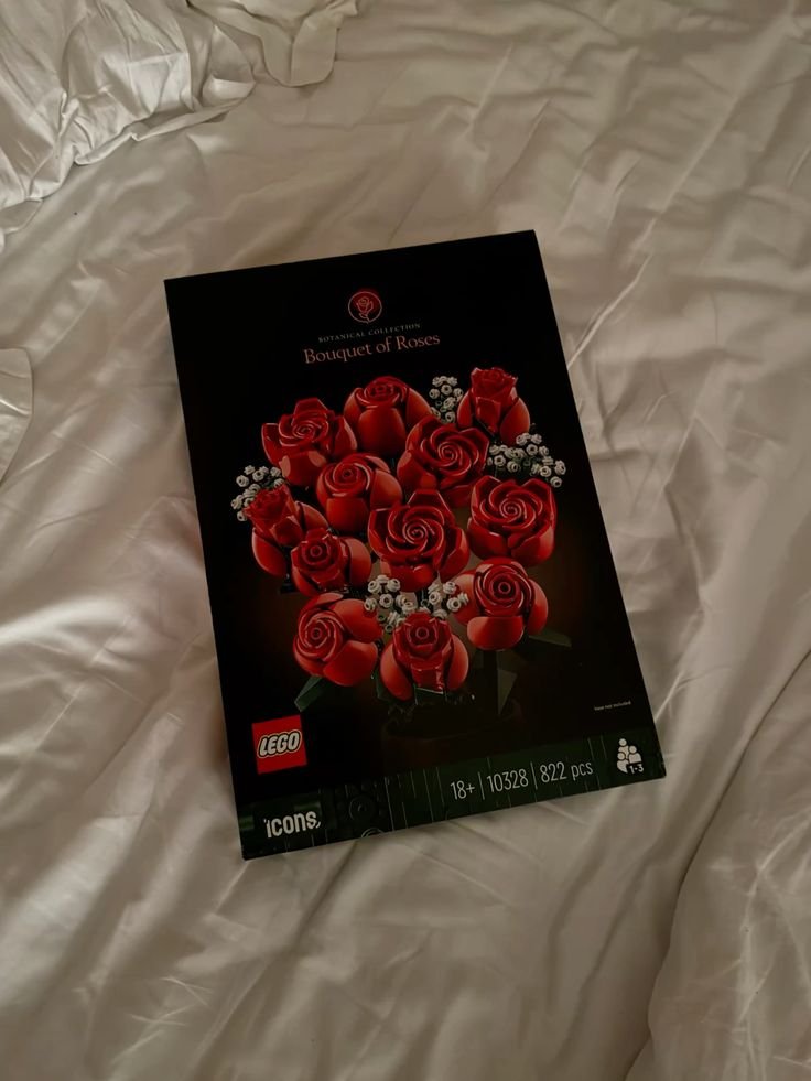 dreamyflowerrs's tweet photo. lego roses https://t.co/qaYZ0FKJZm