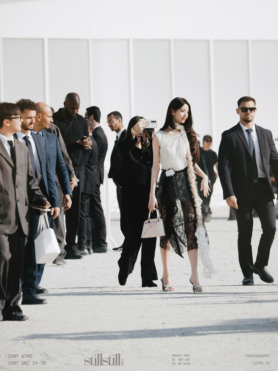 Vickydtkv's tweet photo. Wonyoung looks straight out of a Dior campaign and a Hollywood film.

WONYOUNG IN DIOR
#WonyoungDiorSummer27
#JANGWONYOUNG
#WONYOUNG
#DiorSummer27 @Dior https://t.co/0xf2RreTjt