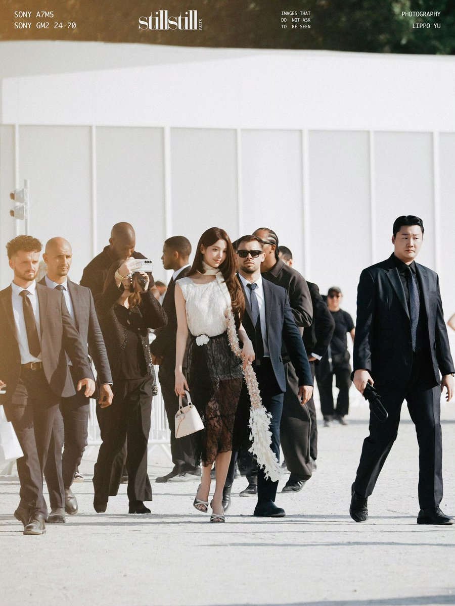 Vickydtkv's tweet photo. Wonyoung looks straight out of a Dior campaign and a Hollywood film.

WONYOUNG IN DIOR
#WonyoungDiorSummer27
#JANGWONYOUNG
#WONYOUNG
#DiorSummer27 @Dior https://t.co/0xf2RreTjt