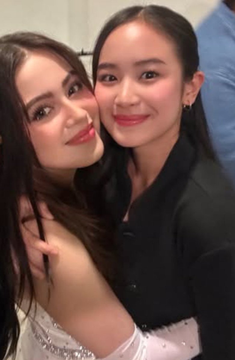 cappietala's tweet photo. ano ba meron sa mga pisngi na 'yan at hindi mapaghiwalay?????

#capkrys https://t.co/YYi0ttBho7