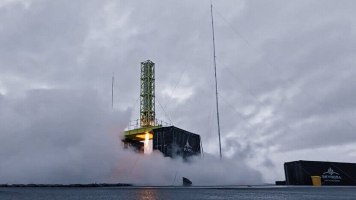 SpaceWatchGL's tweet photo. Skyrora completed a 45-second hot-fire test of a scaled Skyrora XL in Scotland. The reasoning behind the approach is what makes this milestone interesting. #UKSpace #NewSpace

https://t.co/iqDTm4yTxJ https://t.co/13wrY32Tvh