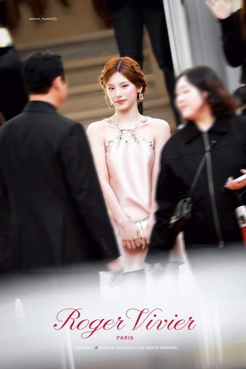 yejigallery's tweet photo. she’s a movie star in the making https://t.co/A43jtJehQu