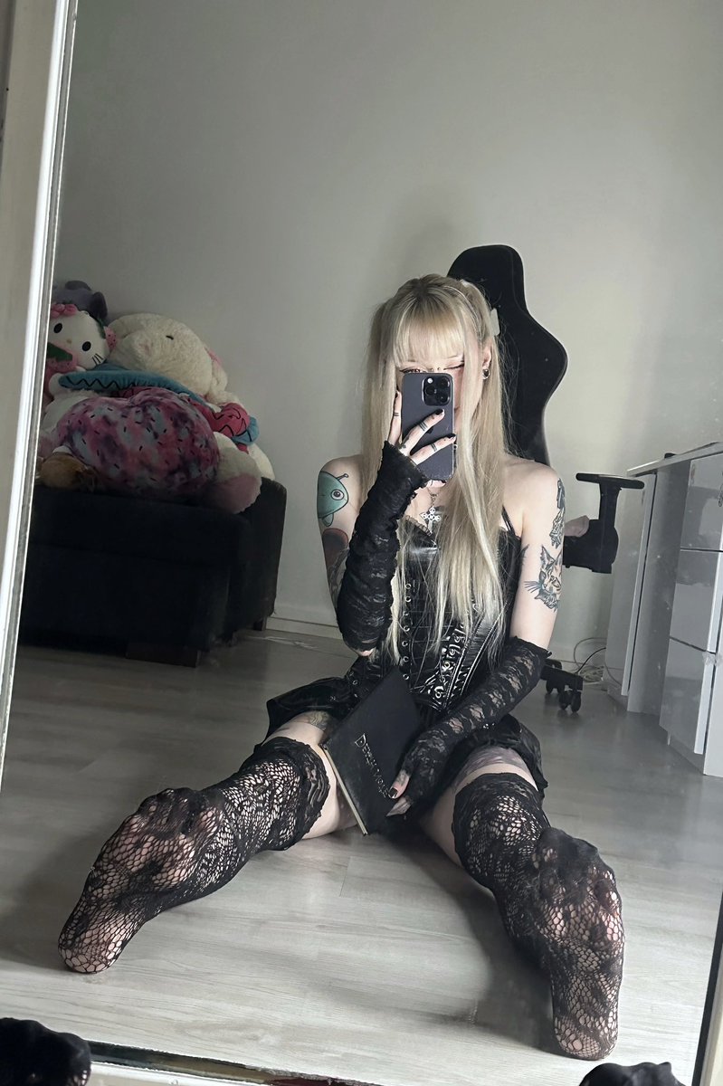 cutiepiesade's tweet photo. misa misa c: https://t.co/ihWoQRAYMF