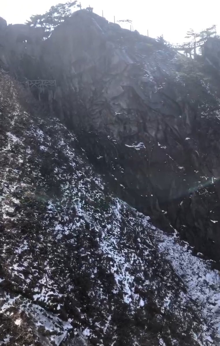 ab3bdrex407's tweet photo. Watch the stream bed with regret. https://t.co/ORAAadxe0M
