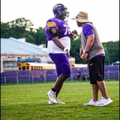 CoachZackGoodFB's tweet photo. Head Hunters Top 15 '27 DL Prospects:

1. ⭐️⭐️⭐️⭐️ @CHunter2027 Grayson, GA
2. ⭐️⭐️ @Kenterriou1004 Amite, LA
3. ⭐️⭐️ @DevonOubeck Committed to Wayne St
4. ⭐️⭐️ @JesseClark2027 Murray, KY
5. ⭐️ @Carisaxks Santaluces, FL
6. ⭐️ @Fb_Cjj Milton, FL
7. ⭐️ @LaneGriffi4925 Riverton Parke, IN
8.⭐️ @janko059 Committed to Wayne St. 
9.⭐️ @JamerrionM Andalusia, AL
10.⭐️ @isaiahblack_55 Woodberry Forest, VA
11. ⭐️ @williamlogan Westerville, OH
12.⭐️ @CashGatlin Boerne, TX
13.⭐️ @antonoladejo Ashville, NC
14.⭐️ @Tolleycarter_2 Paul Lawrence Dunbar, KY
15.⭐️ @CohenJakai51 Carvers Bay, SC