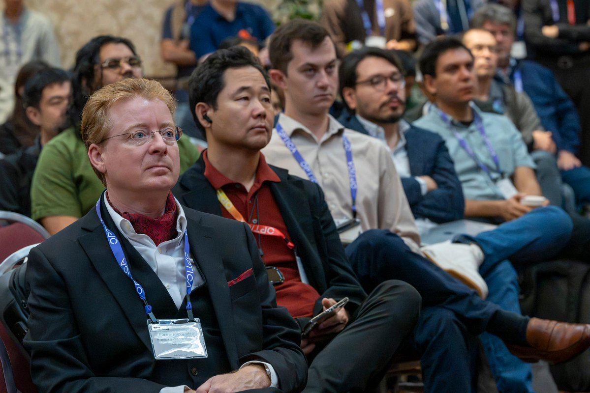 OpticaWorldwide's tweet photo. TODAY is the final day of #FiO26! There is still plenty to see at the technical conference. 

Find sessions covering optics in #medicine, biology, vision, #quantum and color, computing, extreme light and more.

Pictured: Speakers, attendees and the Optica Member Lounge at FiO. https://t.co/uJmDN6sio4