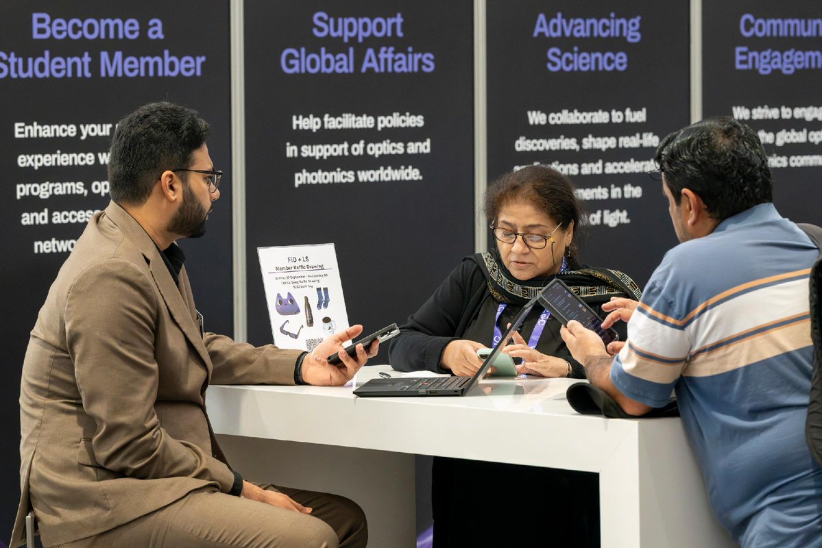 OpticaWorldwide's tweet photo. TODAY is the final day of #FiO26! There is still plenty to see at the technical conference. 

Find sessions covering optics in #medicine, biology, vision, #quantum and color, computing, extreme light and more.

Pictured: Speakers, attendees and the Optica Member Lounge at FiO. https://t.co/uJmDN6sio4