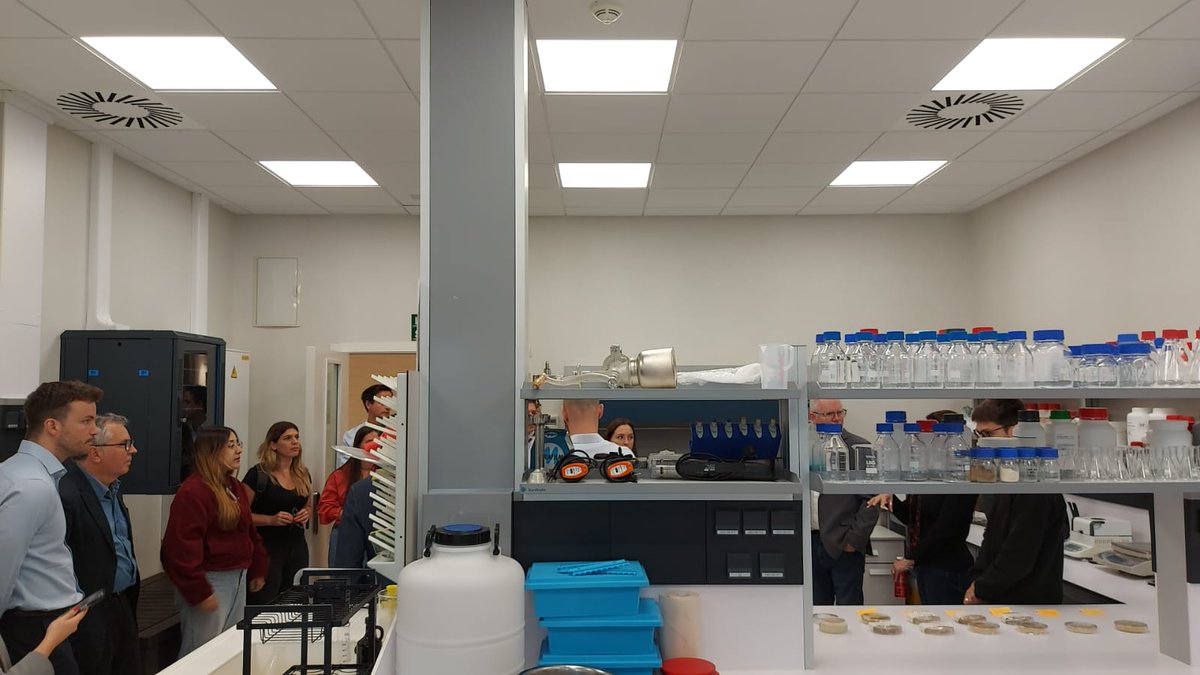 BizkaiaEmpresa's tweet photo. #BizkaiaDenontzat

Visita en #BICBizkaia de entidades biotech argentinas y del gobierno de Baja Silesia y el Instituto Łukasiewicz

Comparten su interés por el modelo vasco de apoyo al emprendimiento. De ello les ha hablado #Beaz y las startups Sporalys, Zenialabs y Mikrobiomik https://t.co/RgLcCX9pl9