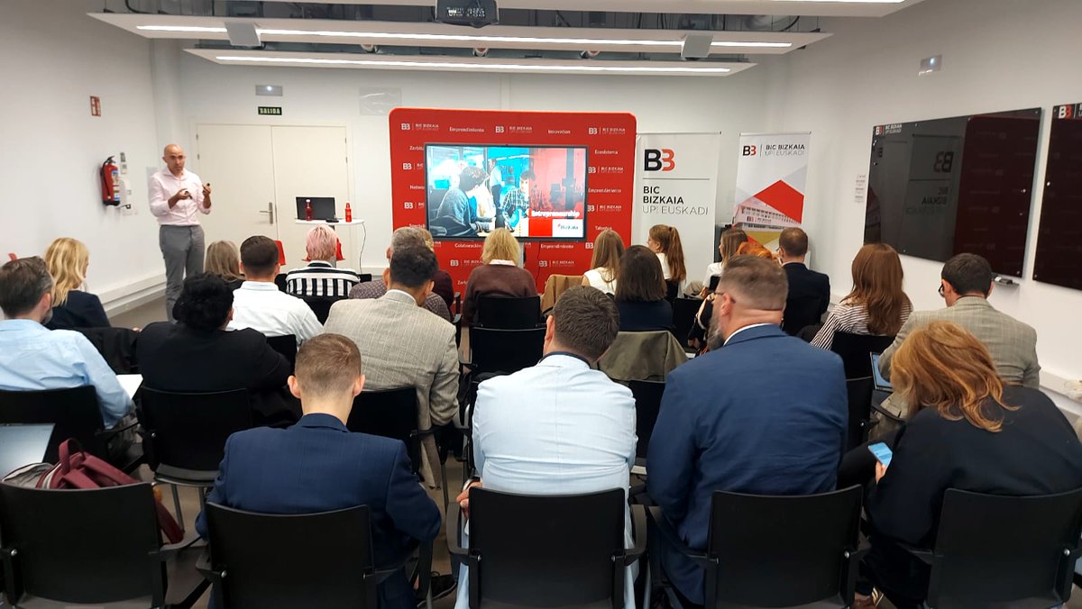 BizkaiaEmpresa's tweet photo. #BizkaiaDenontzat

Visita en #BICBizkaia de entidades biotech argentinas y del gobierno de Baja Silesia y el Instituto Łukasiewicz

Comparten su interés por el modelo vasco de apoyo al emprendimiento. De ello les ha hablado #Beaz y las startups Sporalys, Zenialabs y Mikrobiomik https://t.co/RgLcCX9pl9