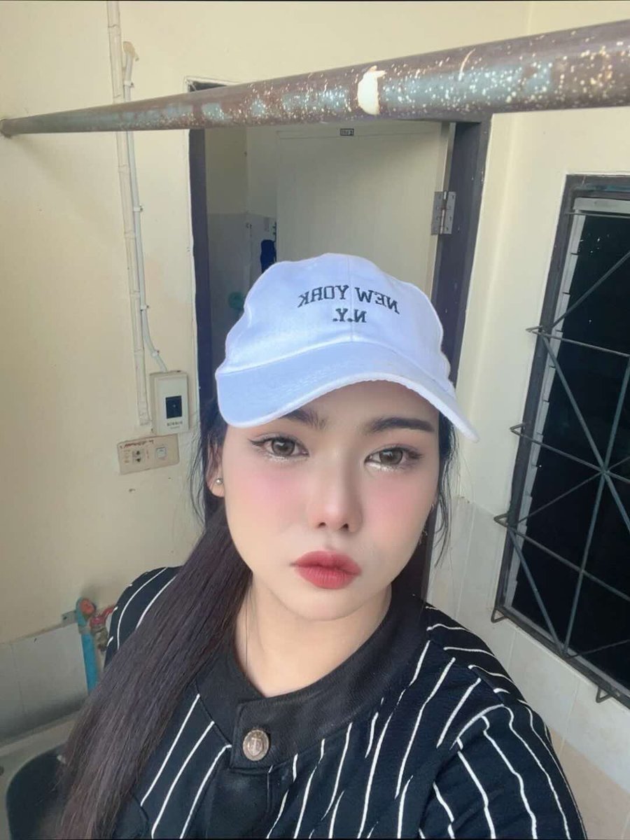 Lidiacqrn's tweet photo. I didn't believe it at first—until I tried it myself... The secret item voted #1 by Korean beauty bloggers! 🦋  sunscreen that’s lightweight and offers long-lasting oil control.

#นครสวรรค์ #สาวสอง 

🆔qqaa7152 https://t.co/uT0jsn1cXD
