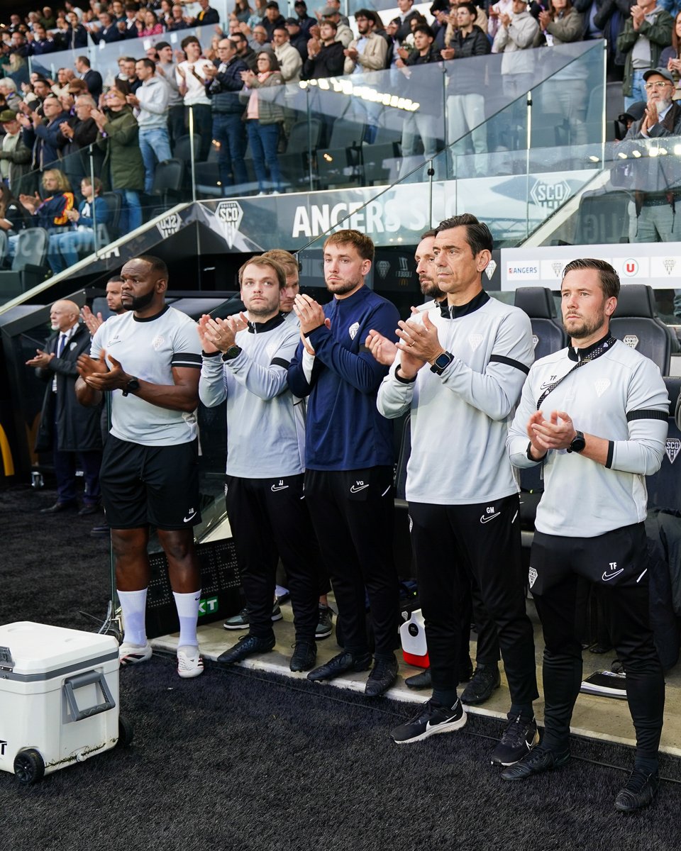 AngersSCO's tweet photo. 𝐌𝐞𝐫𝐜𝐢 𝐉𝐉 !

Une page se tourne pour 𝐉𝐞𝐚𝐧-𝐉𝐚𝐜𝐪𝐮𝐞𝐬 𝐁𝐚𝐭𝐨𝐮𝐦, après 5 ans passées au sein du Club.

Le club tient à remercier 𝐉𝐞𝐚𝐧-𝐉𝐚𝐜𝐪𝐮𝐞𝐬 pour son investissement, son professionnalisme et l’ensemble du travail accompli sous nos couleurs.

Nous lui souhaitons le meilleur pour la suite de son parcours, aussi bien professionnellement que personnellement. 🤝