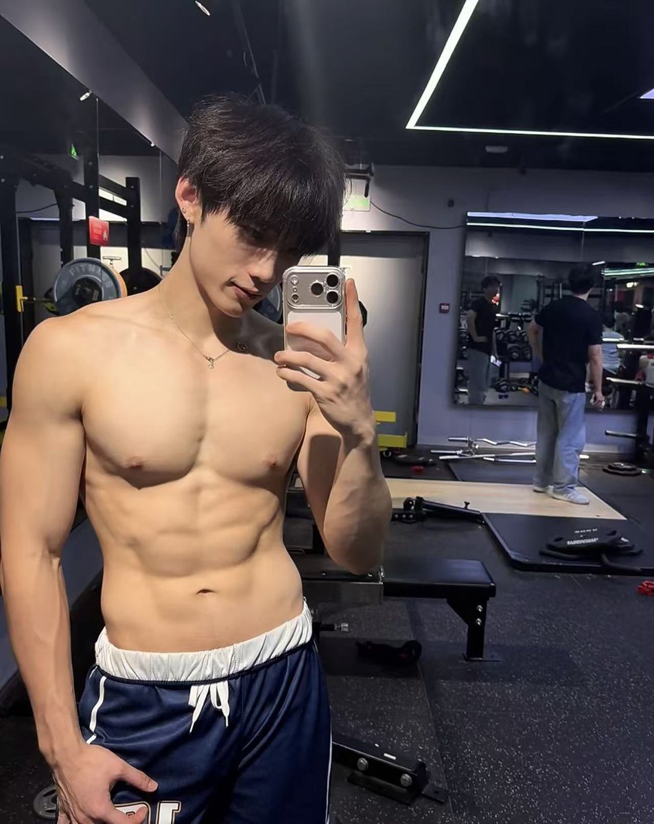 Chenua3r's tweet photo. 博主分别是：航子 KK 安安 啊铭 https://t.co/RZTAYcJWR4